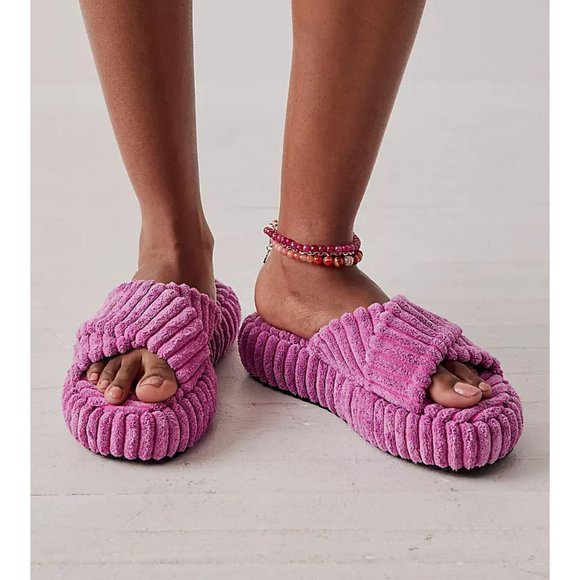 Free People Shoes - FREE PEOPLE Two Days In Ibiza Terry Slides / Orchid